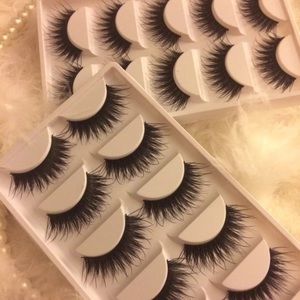 False eyelashes